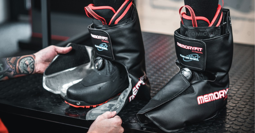 Memory Fit Skischuhe werden angepasst