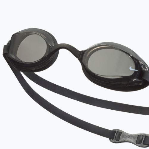 Nike Legacy Dk Smoke Grau Schwimmbrille NESSD131-014