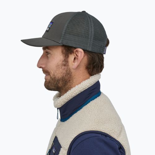Patagonia P-6 Logo Trucker Kappe forge grau