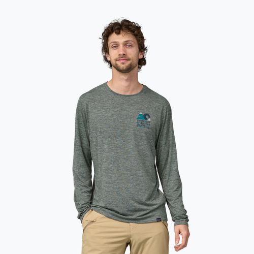 Herren Patagonia Cap Cool Daily Graphic Shirt-Waters trekking longsleeve chasing peaks/sleet green x-dye