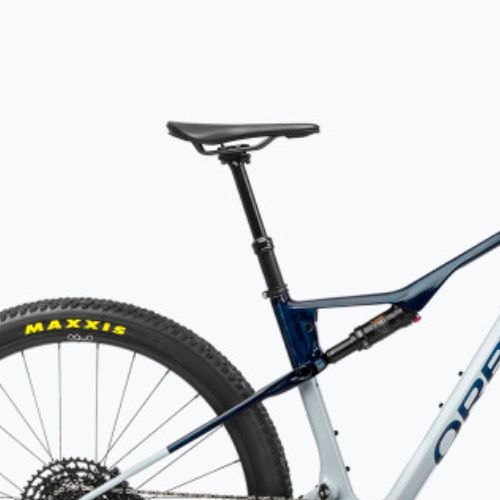 Orbea Oiz M20 2023 halo silber/blau carbon view Mountainbike