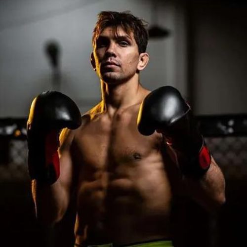 DBX BUSHIDO "Hammer - Rot" Muay Thai Boxhandschuhe schwarz/rot