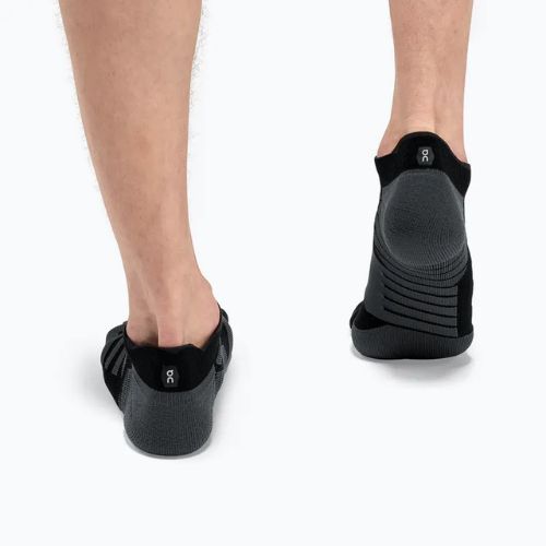 Herren On Performance Low schwarz/shadow Laufsocken