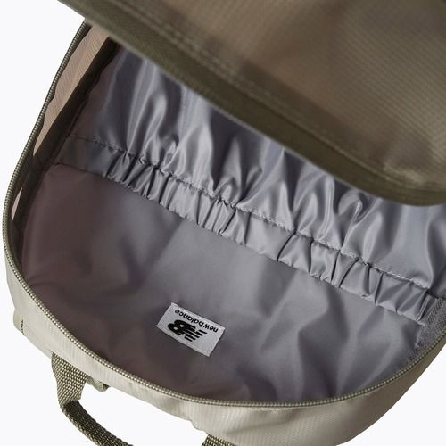 Rucksack New Balance Opp Core 22 l dark olive