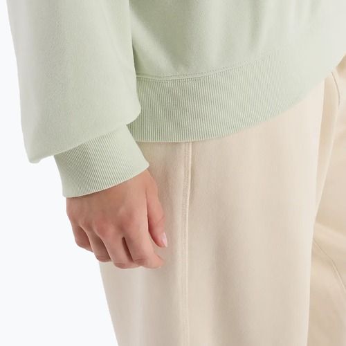 Women's New Balance French Terry Small Logo Sweatshirt natürlichen Minze