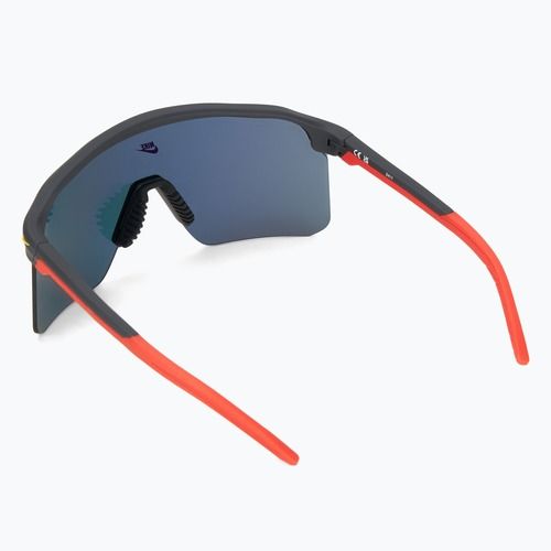 Sonnenbrille Nike Expedition Shield matte dark smoke grey/ red mirror