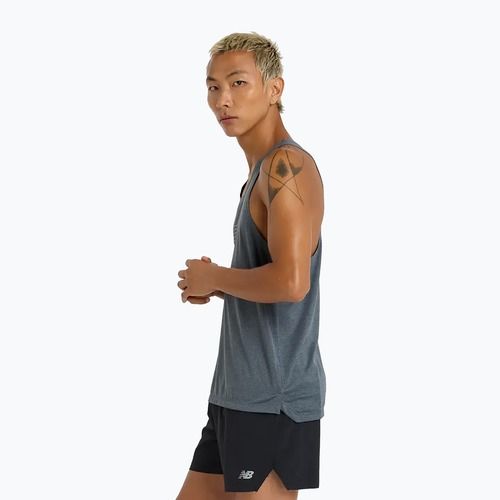 Herren New Balance Athletics Reflektierendes graphitfarbenes Lauftank-Top