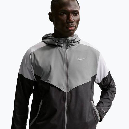 Herren-Laufjacke Nike Impossibly Light Windrunner smoke grey/wolf grey/black