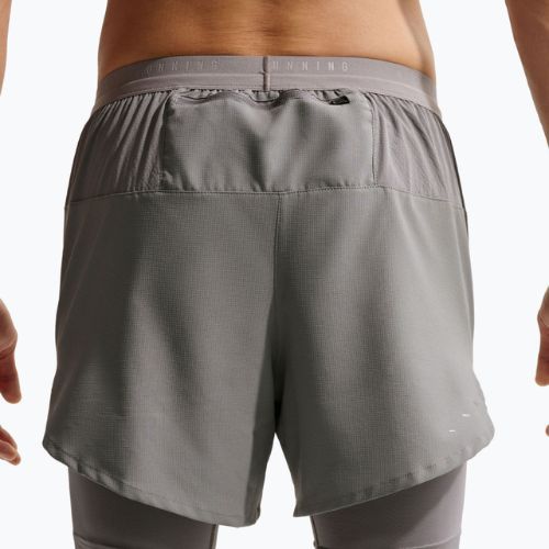 Herren-Laufshorts Nike Stride Dri-Fit Hybrid 5" smoke grey