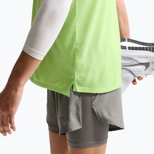 Herren-Laufshorts Nike Stride Dri-Fit Hybrid 5" smoke grey