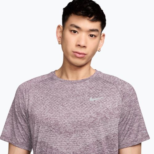 Herren-Laufshirt Nike Stride ADV light violet ore
