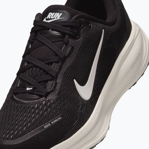 Laufschuhe Nike Vomero 18 black/coconut milk/iron ore/summit white