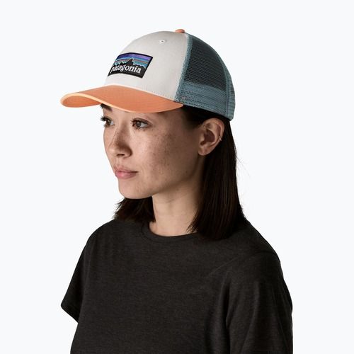 Basecap Patagonia P-6 Logo LoPro Trucker white w/peach sherbet