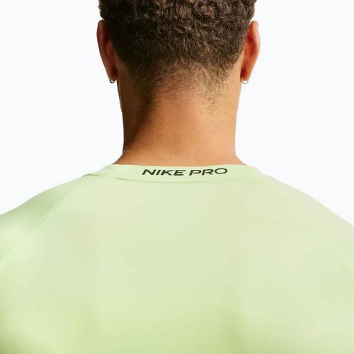 Herren Trainings-Longsleeve Nike Pro Dri-Fit Tight Fitness light liquid lime/black