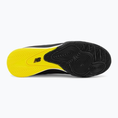 Fußballschuhe New Balance Schuhe Tekela Team Low V5 IN black 100/punch yellow/fire cracker