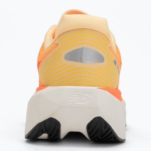 Herren-Laufschuhe New Balance FuelCell Rebel V5 tangerine heat/silver metallic