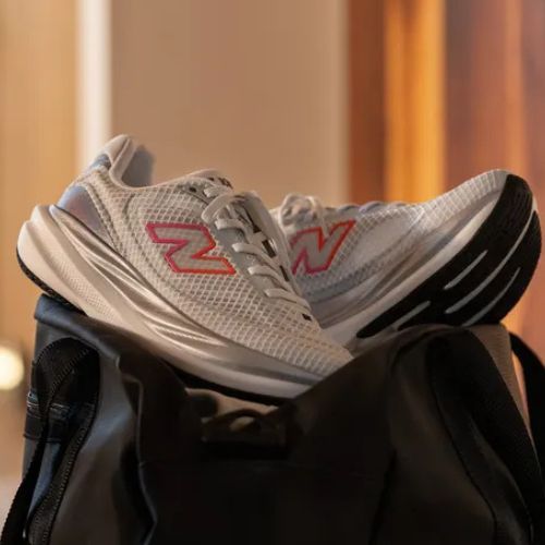 Damen-Laufschuhe  New Balance 1080's V15 103 white/pink heat/tangerine heat