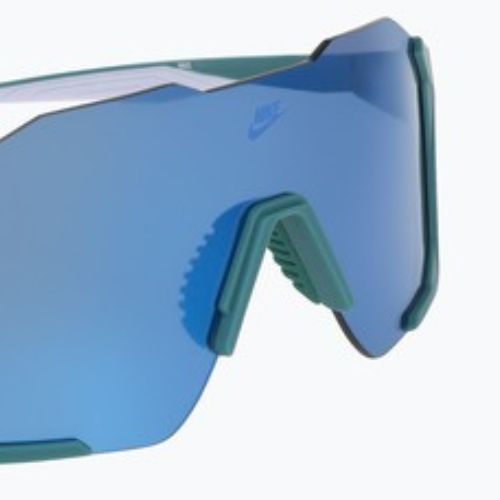 Sonnenbrille Nike Charged Shield matte bicoastal/purple mirror