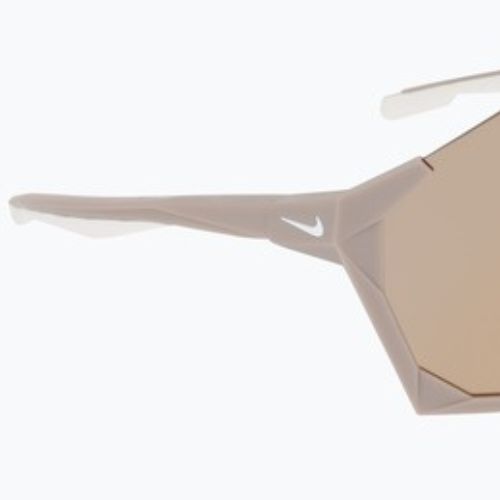 Sonnenbrille Nike Charged Shield matte college grey/gold mirror