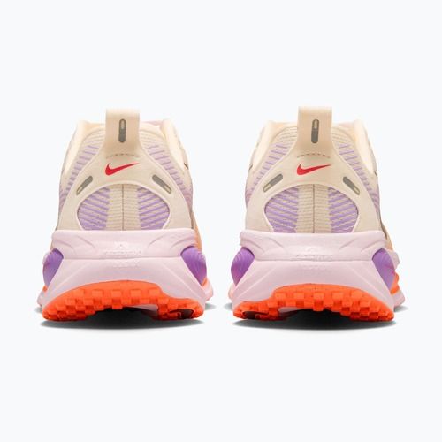 Laufschuhe für Damen Nike Vomero 18 chalk/pink foam/bright violet/tattoo