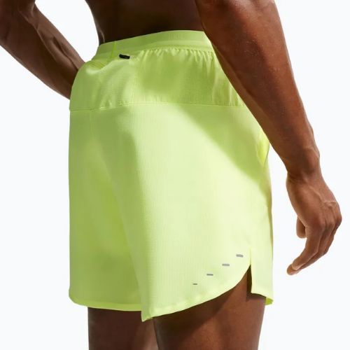 Herren-Laufshorts Nike Stride Dri-Fit 2in1 7" volt ice