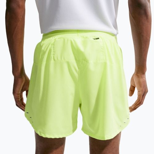 Herren-Shorts Nike Stride Dri-Fit mit Innenhose 5" volt ice