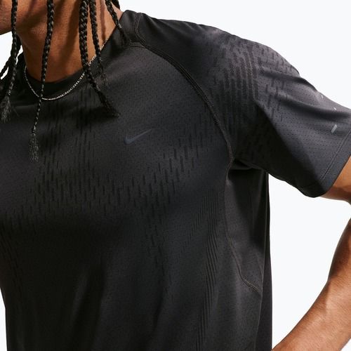 Herren-Laufshirt Nike Stride Dri-Fit ADV off noir/black