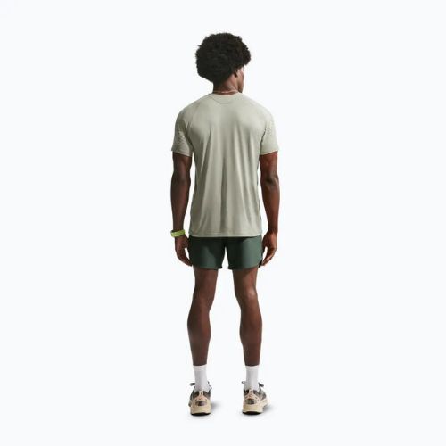 Herren-Laufshirt Nike Stride Dri-Fit ADV spruce fog/light army