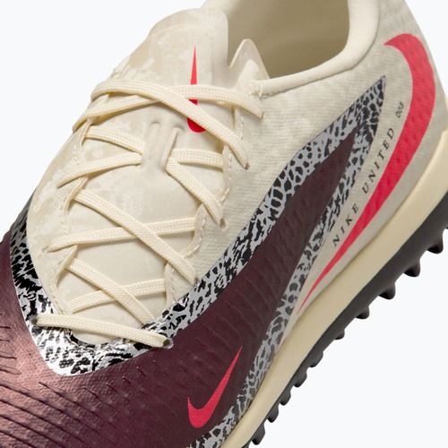 Herren-Fußballschuhe Nike United Phantom 6 Low Academy TF burgundy crush/fossil/university red