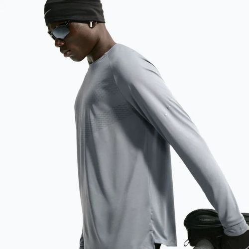 Lauf-Langarmshirt für Herren Nike Stride Dri-Fit ADV Smoke Grey