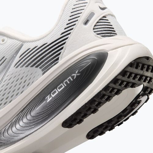 Laufschuhe für Damen Nike Vomero 18 summit white/sail/metallic silver