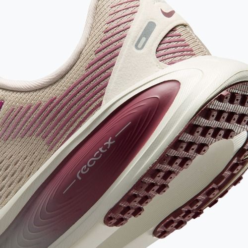 Nike Vomero 18 Laufschuhe cream ii/sail/pink smoke