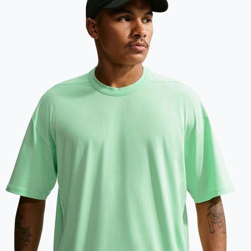 Trainings-T-Shirt Herren Nike 24.7 ImpossiblySoft Light cucumber calm/sail/illusion green