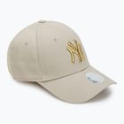 Damen New Era Metallic Logo 9Forty New York Yankees Baseballkappe hellbeige