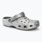 Slides Schlappen Crocs Classic Metallic Crocskin silver