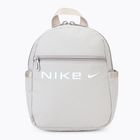 Damen Nike Sportswear Futura Mini 6 l helles Eisenerz/helles Eisenerz/weißer urbaner Rucksack