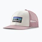 Basecap Patagonia P-6 Logo Trucker white w/quiet violet