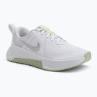 Damen Trainingsschuhe Nike MC Trainer 3 Weiß/Metallic Silber/Bleiche Volt