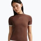 Damen-T-Shirt Nike Gloss Fitted Top light chocolate