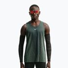Herren-Laufshirt Nike Stride black/light green spark