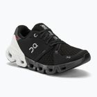 Women's On Cloudflyer 4 schwarz/weiß Laufschuhe