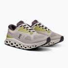 Frauen On Cloudstratus 3 Perle / Elfenbein Laufschuhe