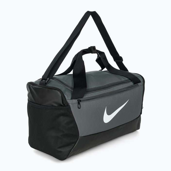 Nike Brasilia Trainingstasche 9.5 41 l grau/weiß 2