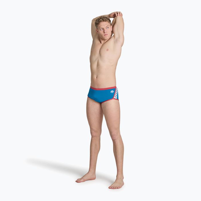 Men's arena Icons Swim Low Waist Short Solid blau cosmo/astro rot swim boxers 4