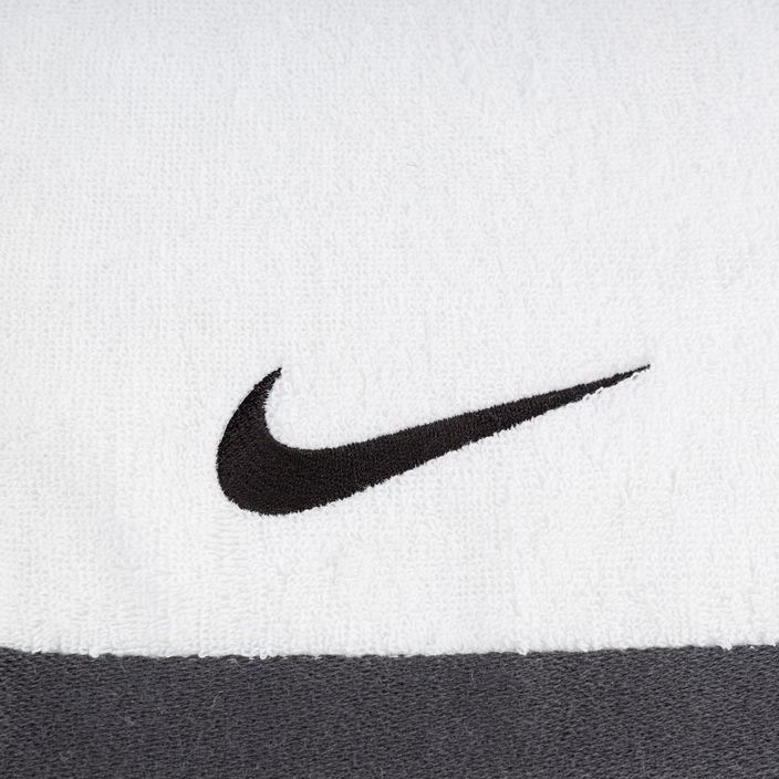 Nike Fundamental weiß/schwarzes Handtuch 3