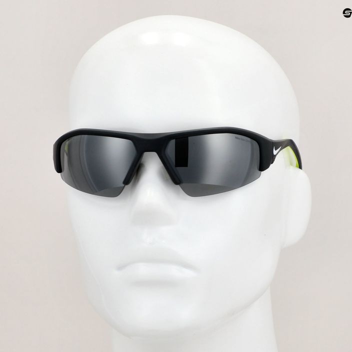 Nike Skylon Ace 22 schwarz/weiss/grau mit silbernen Flash-Gläsern Sonnenbrille 11