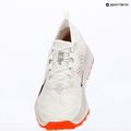 Damen-Laufschuhe Nike ACG Zegama Trail summit white/phantom/safety orange/schwarz 10
