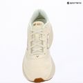 Laufschuhe für Damen New Balance Fresh Foam 680's V9 beige 7