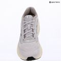 Laufschuhe für Damen New Balance Fresh Foam 680's V9 horizon grey/truffle salt 15