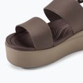 Crocs Brooklyn Low Wedge Damen Sandalen mushroom/stucco 7